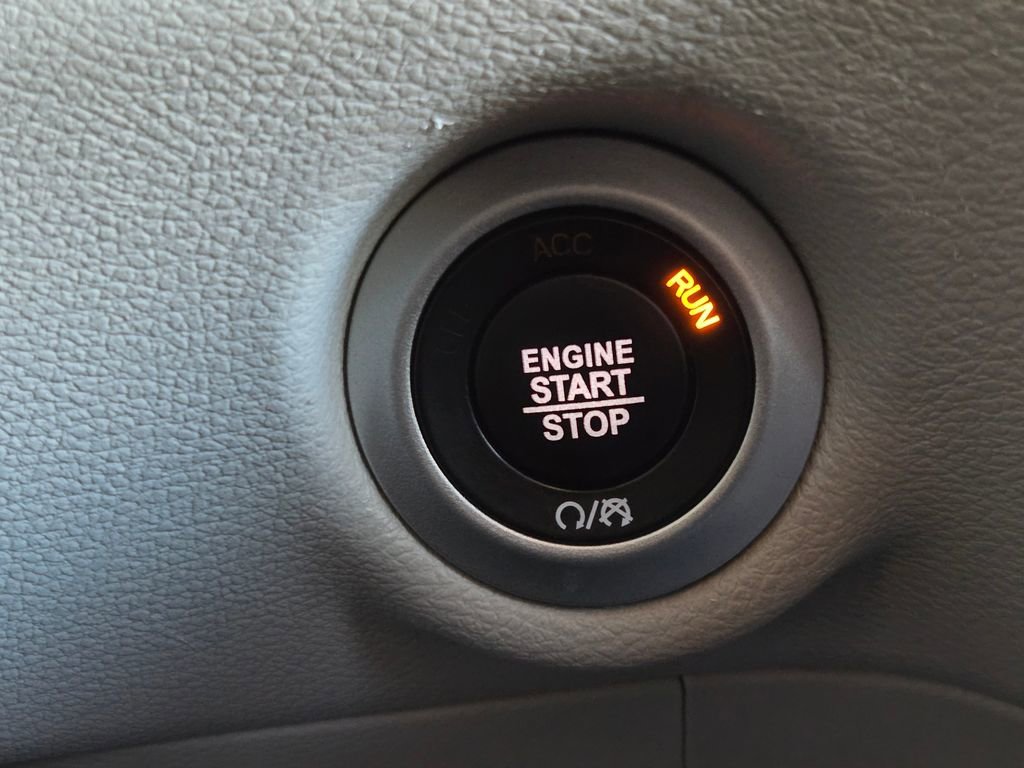 Certified 2024 Chrysler Pacifica Touring-L image 9