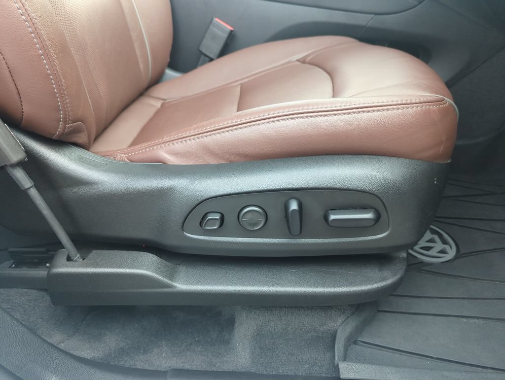 Used 2020 Buick Enclave Avenir w/ LPO, Floor Liner Package FWD image 42