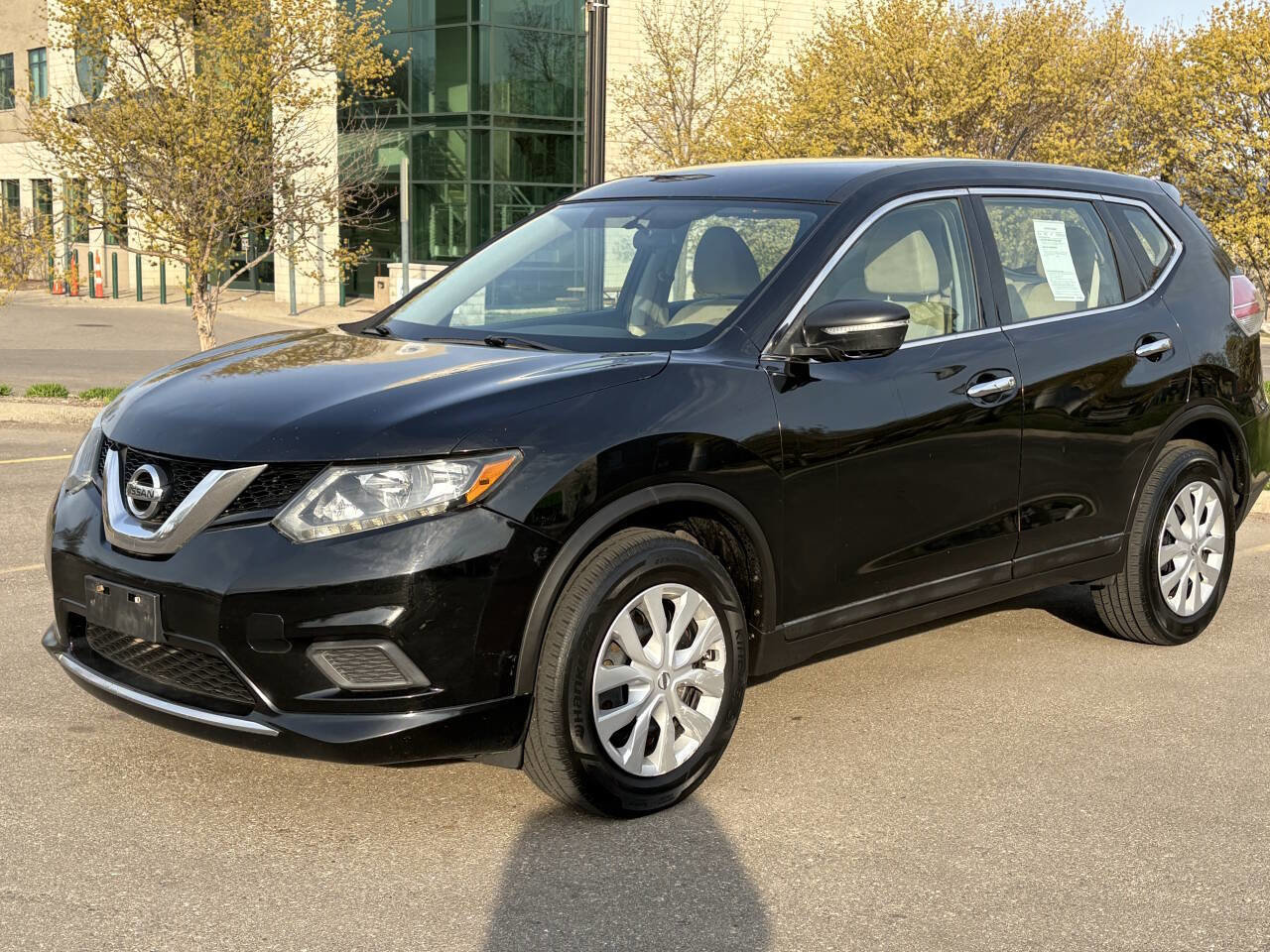 Used 2014 Nissan Rogue S image 1