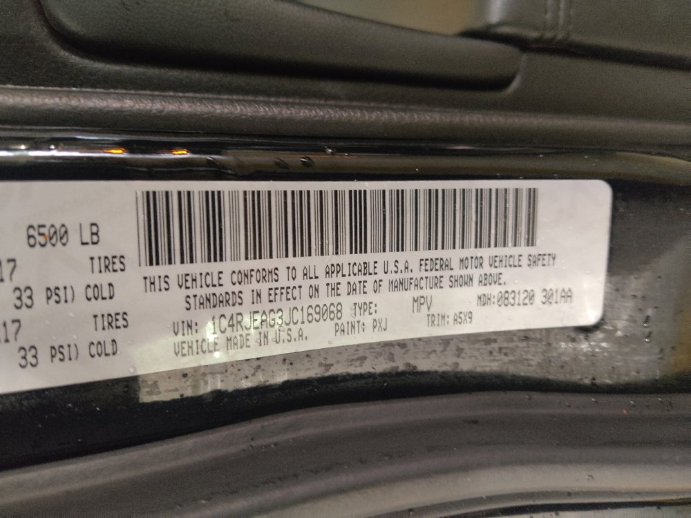 Used 2018 Jeep Grand Cherokee Laredo RWD image 33