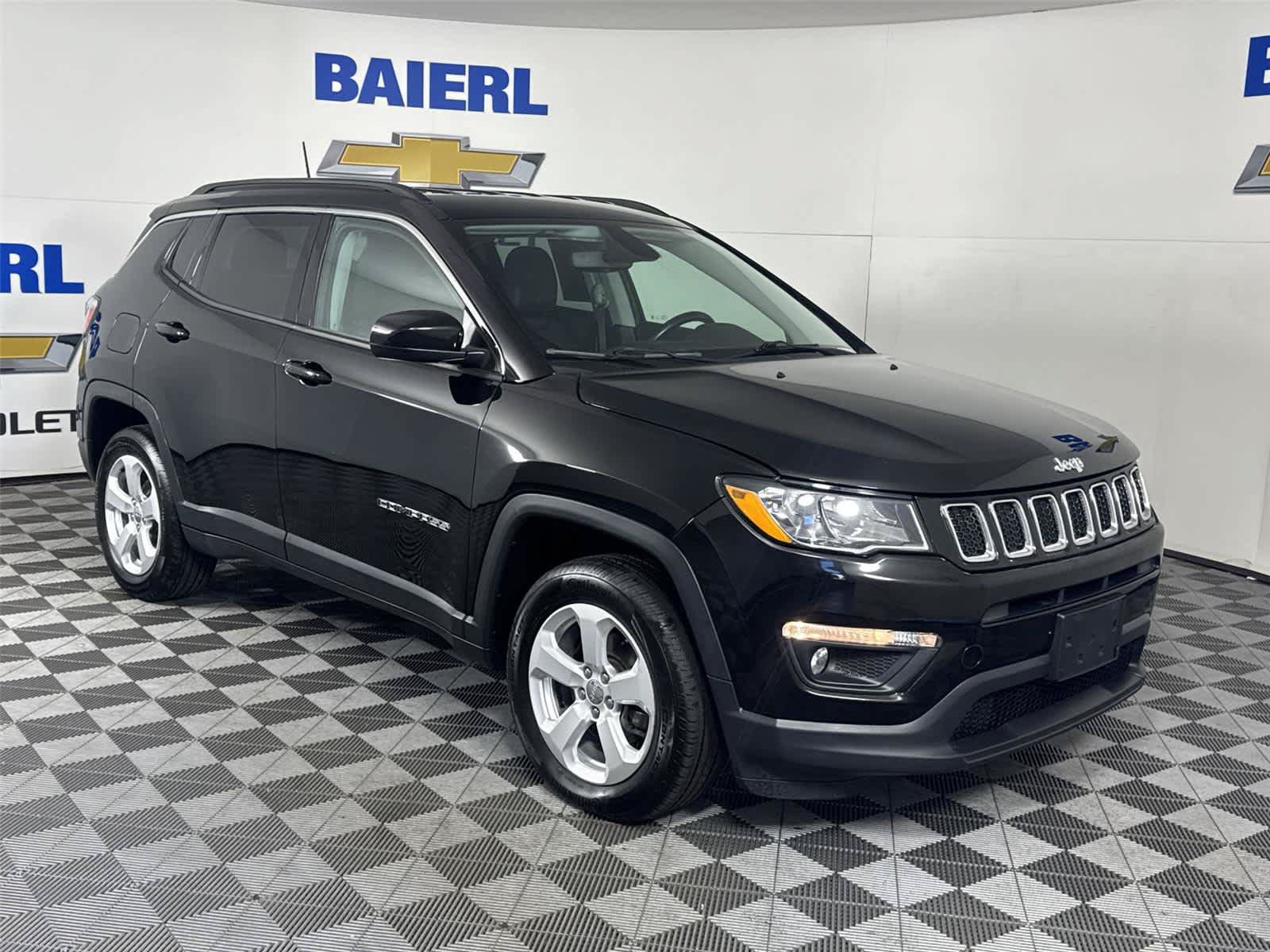 Used 2019 Jeep Compass Latitude w/ Cold Weather Group AWD/4WD image 5