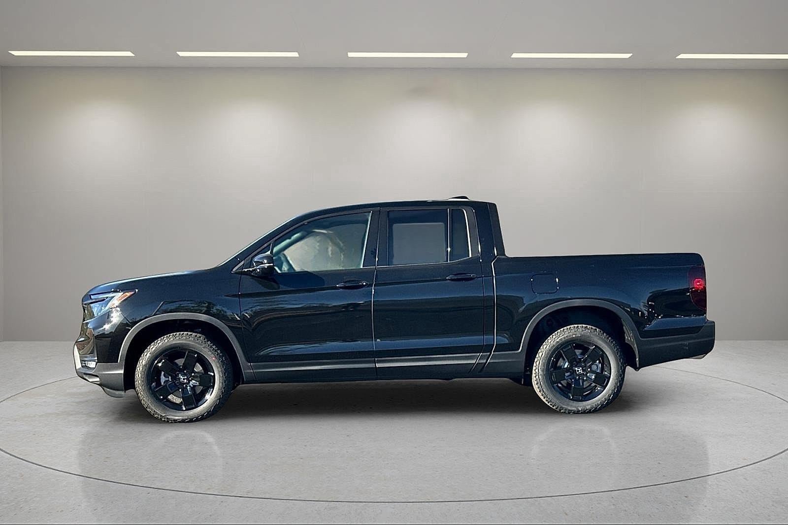 New 2026 Honda Ridgeline Black Edition image 2