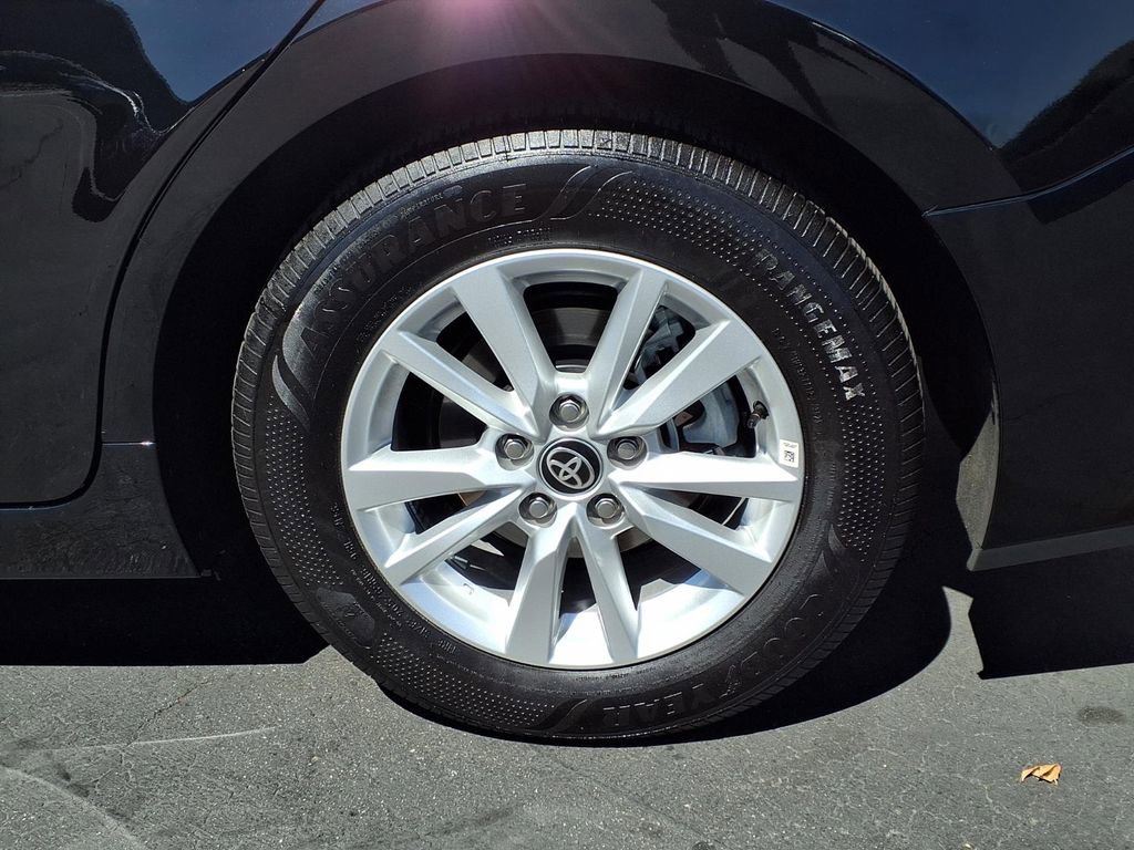 Used 2026 Toyota Camry LE FWD image 4
