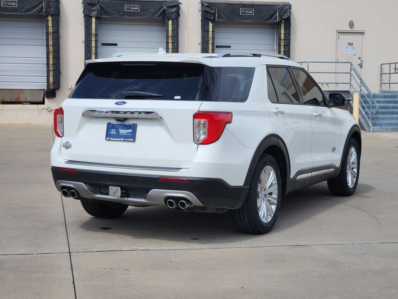 Used 2022 Ford Explorer King Ranch RWD image 4