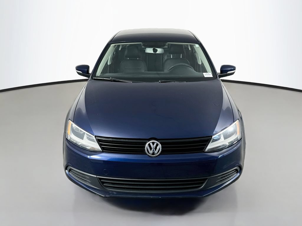 Used 2012 Volkswagen Jetta SE FWD image 2