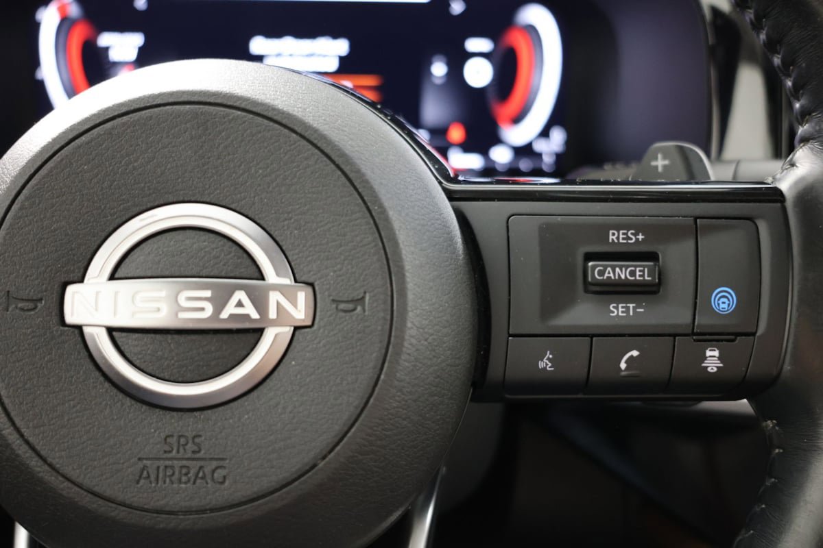 Used 2023 Nissan Pathfinder Platinum AWD/4WD image 32
