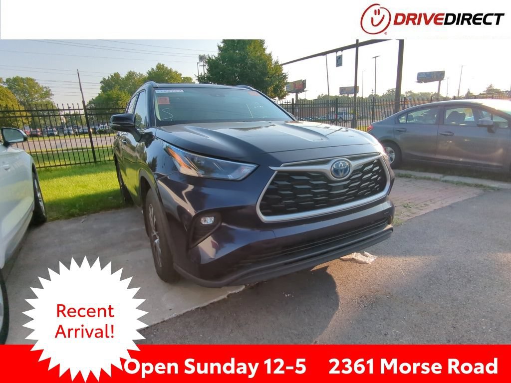 Used 2023 Toyota Highlander XLE AWD/4WD image 1