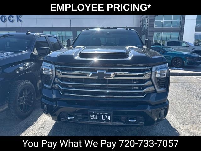Used 2024 Chevrolet Silverado 2500 High Country w/ High Country Premium Package AWD/4WD image 2
