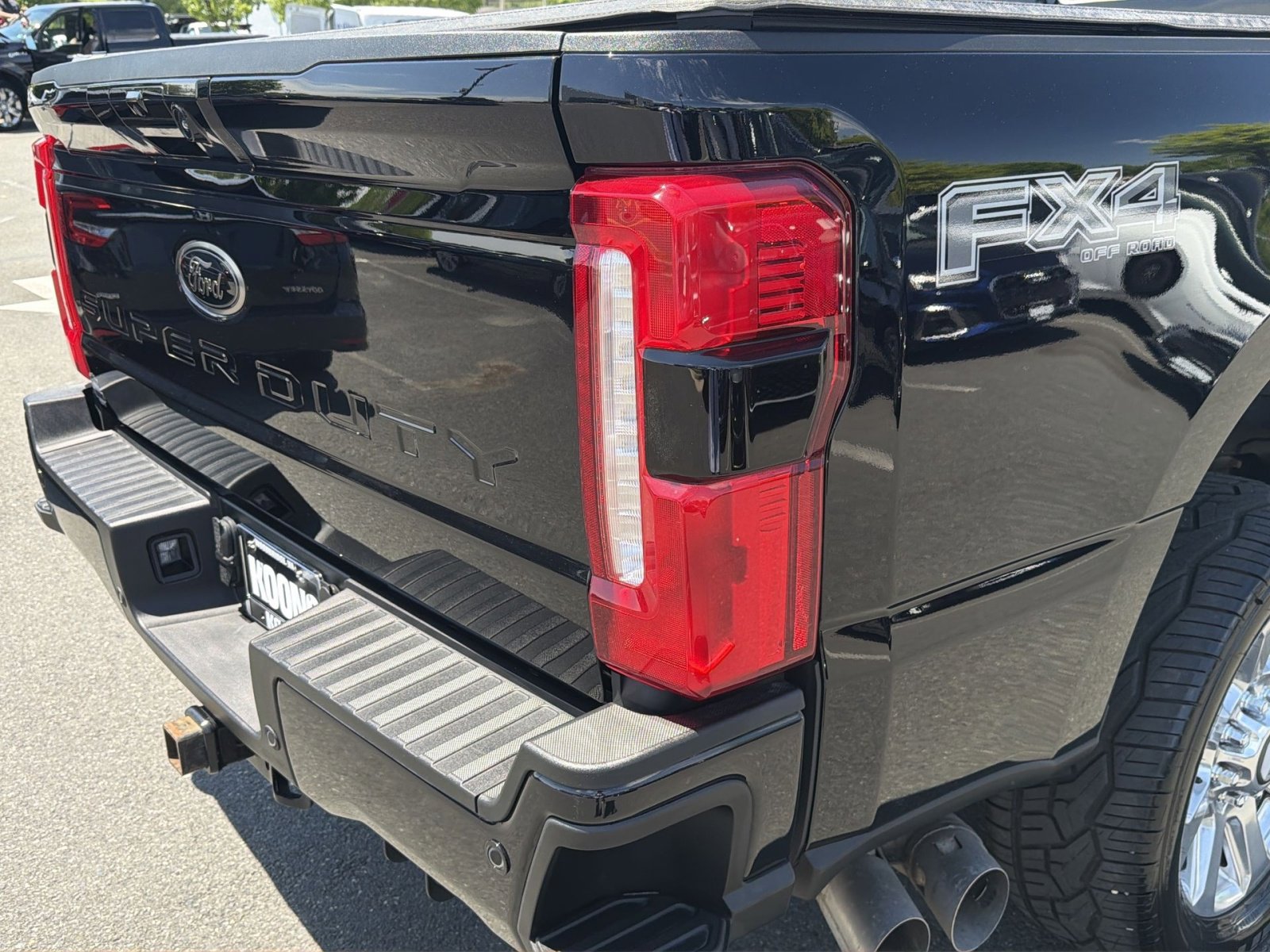 Used 2025 Ford F250 Lariat w/ Black Appearance Package AWD/4WD image 19