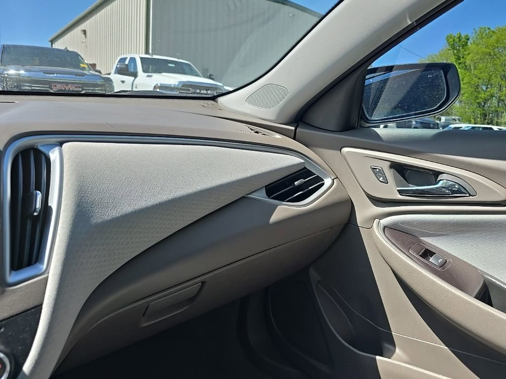 Used 2024 Chevrolet Malibu LS FWD image 22