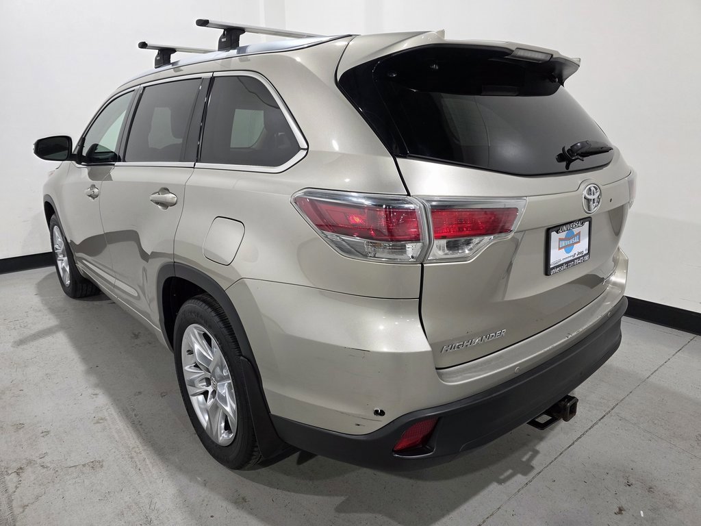 Used 2015 Toyota Highlander Limited w/ Driver Technology Package image 38