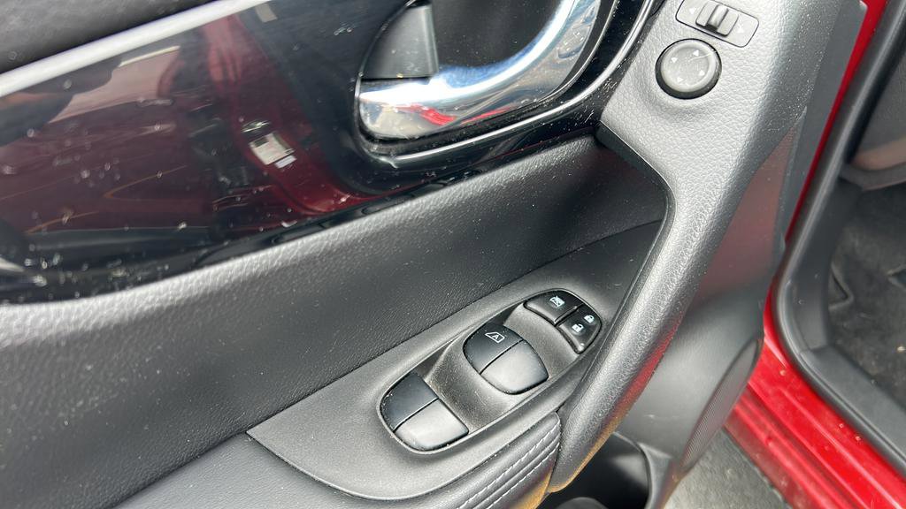 Used 2019 Nissan Rogue Sport SV w/ Technology Package image 28