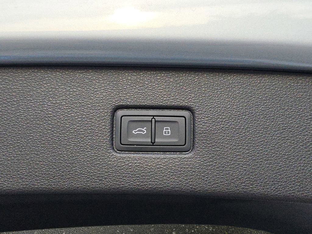 New 2026 Audi Q7 3.0T Prestige image 14