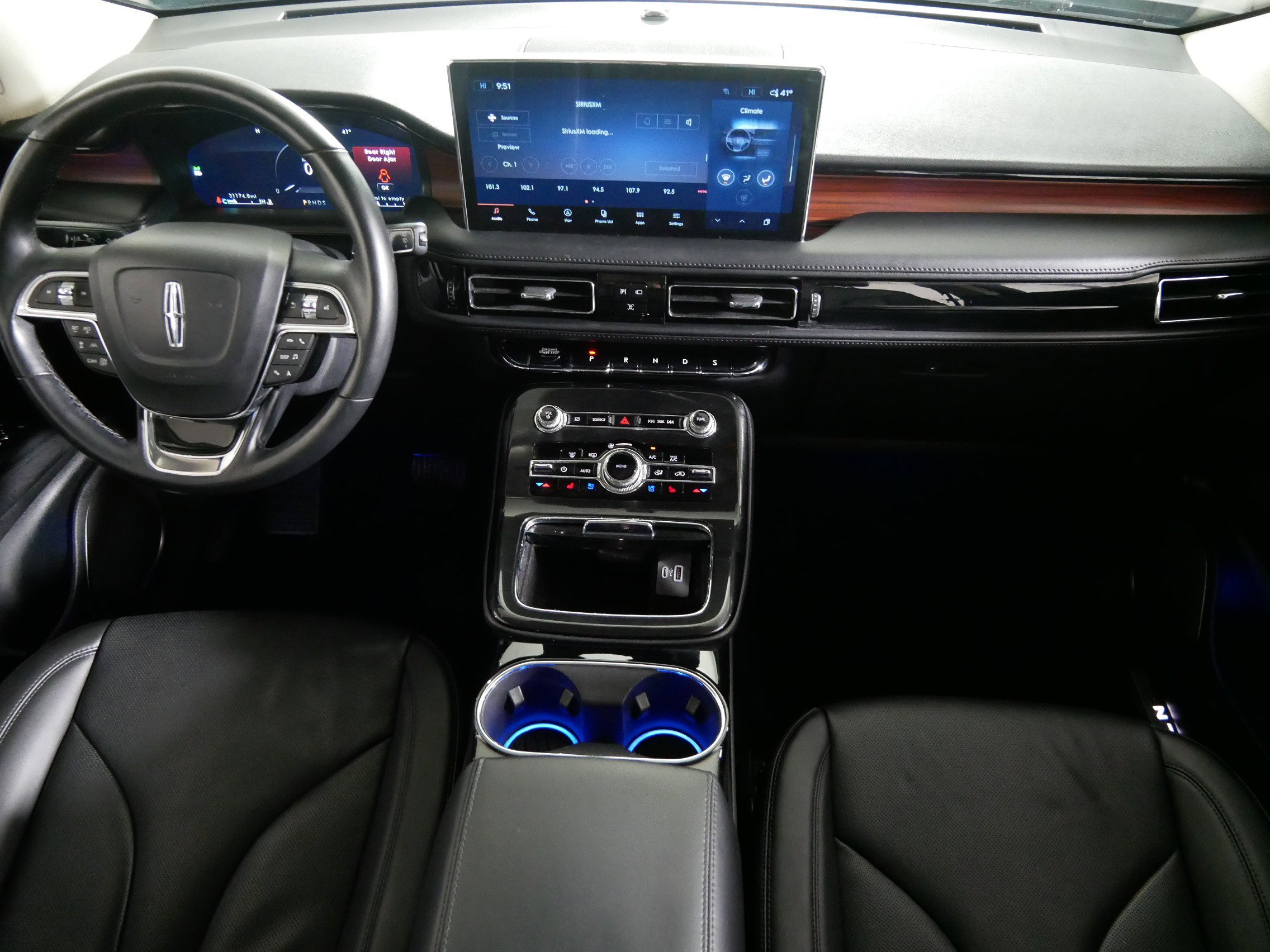 Used 2023 Lincoln Nautilus Reserve w/ Equipment Group 201A image 10