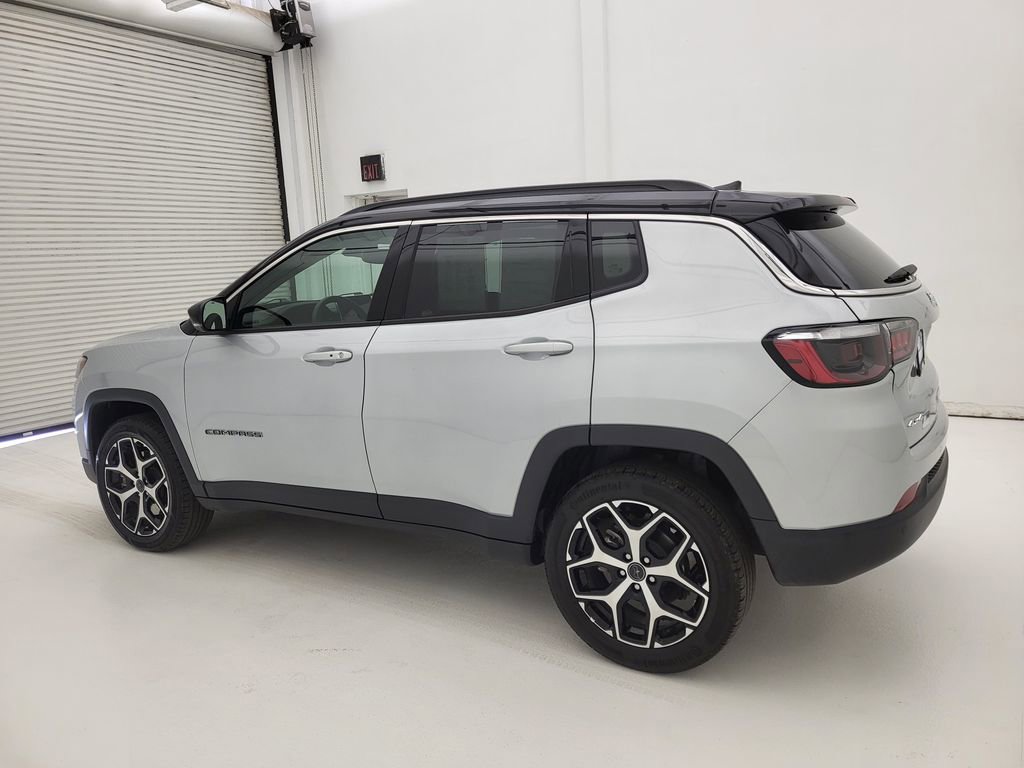 Used 2025 Jeep Compass Limited image 20