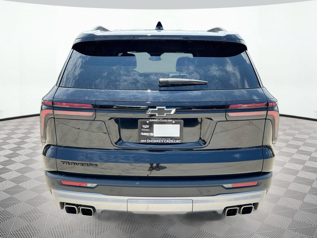 Used 2025 Chevrolet Traverse LT FWD image 7