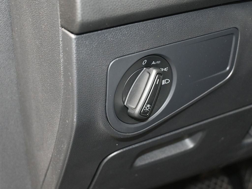 Used 2021 Volkswagen Tiguan S image 21