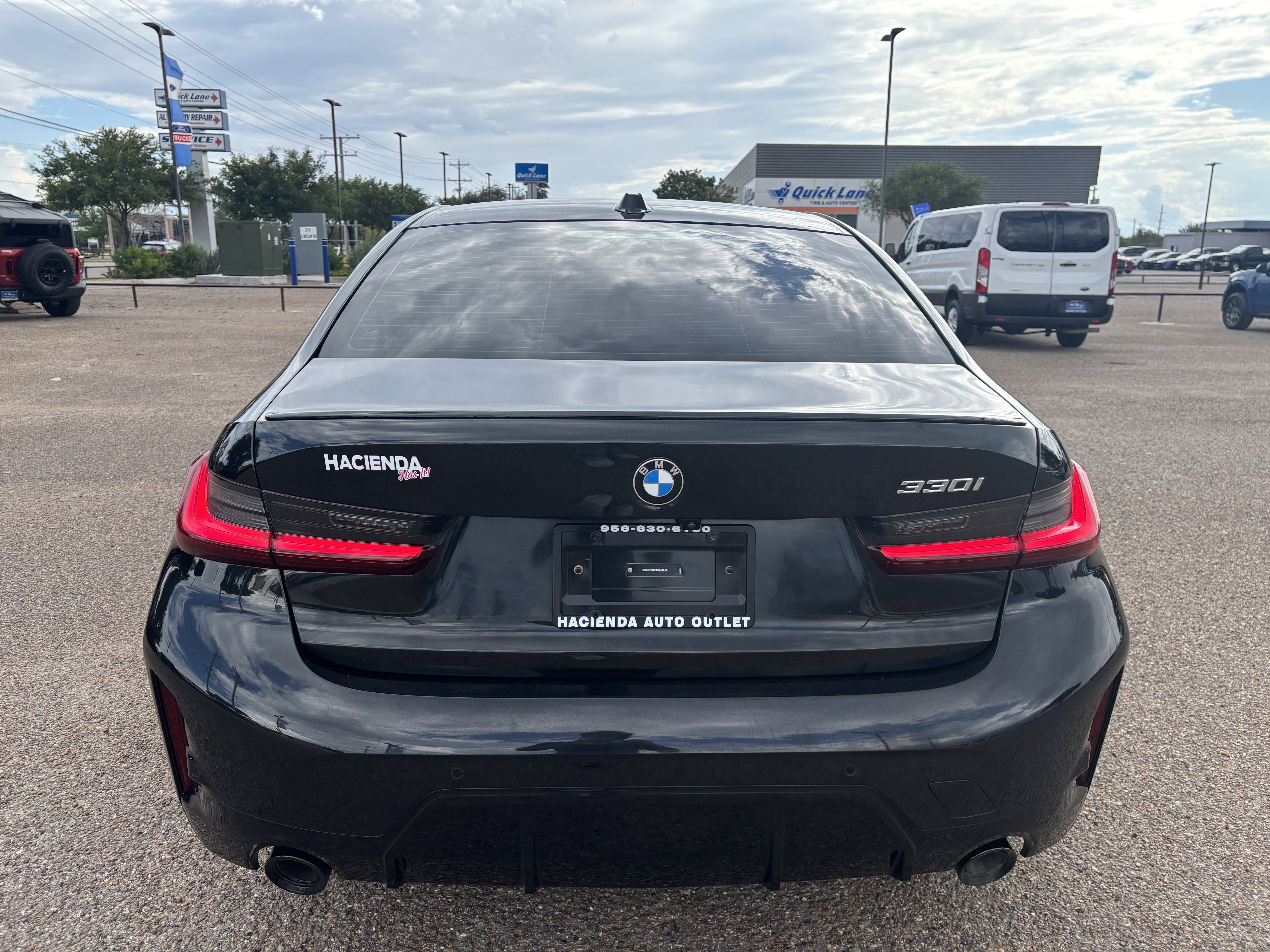 Used 2024 BMW 330i Sedan w/ M Sport Package image 5