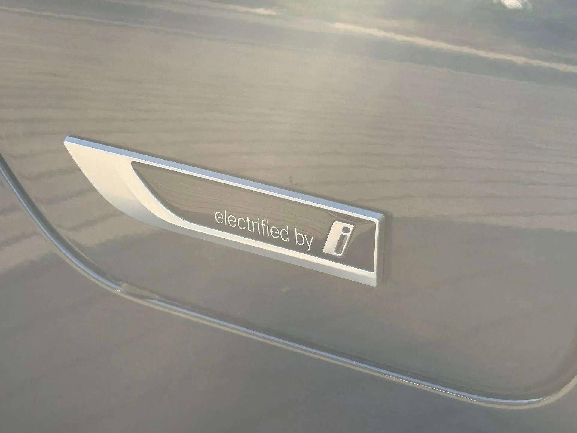 Used 2023 BMW 530e xDrive w/ Premium Package AWD/4WD image 28