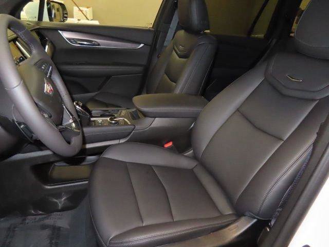 New 2025 Cadillac XT6 Luxury image 18