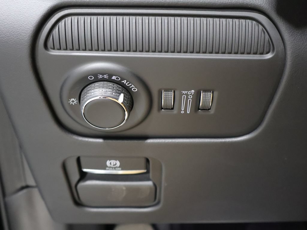 New 2026 Jeep Grand Wagoneer L Summit AWD/4WD image 34