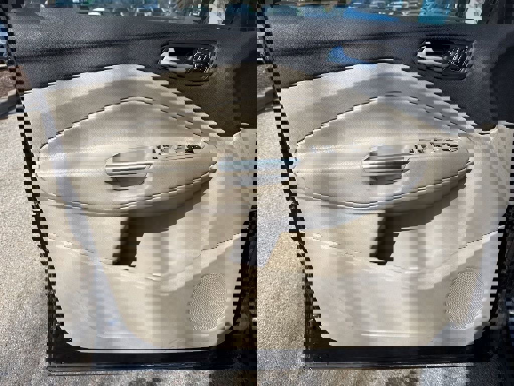 Used 2019 Ford Escape Titanium image 22