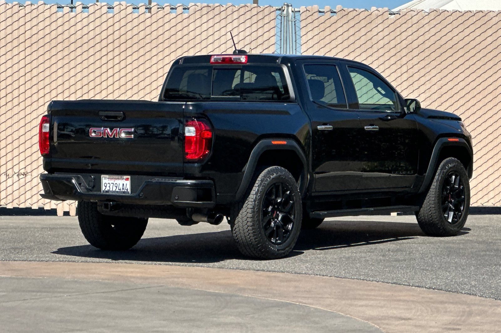 Certified 2024 GMC Canyon Denali w/ LPO, Denali Black Edition AWD/4WD image 4