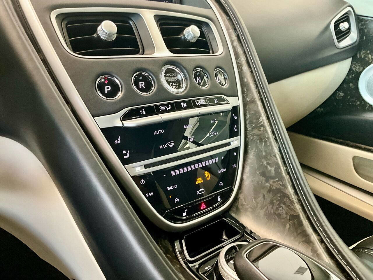 Used 2018 Aston Martin DB11 V12 image 51