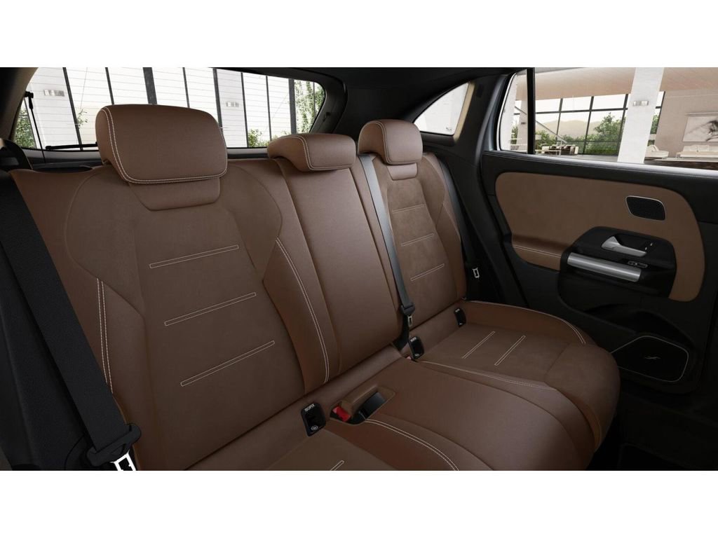 New 2026 Mercedes-Benz GLA 35 AMG 4MATIC image 5