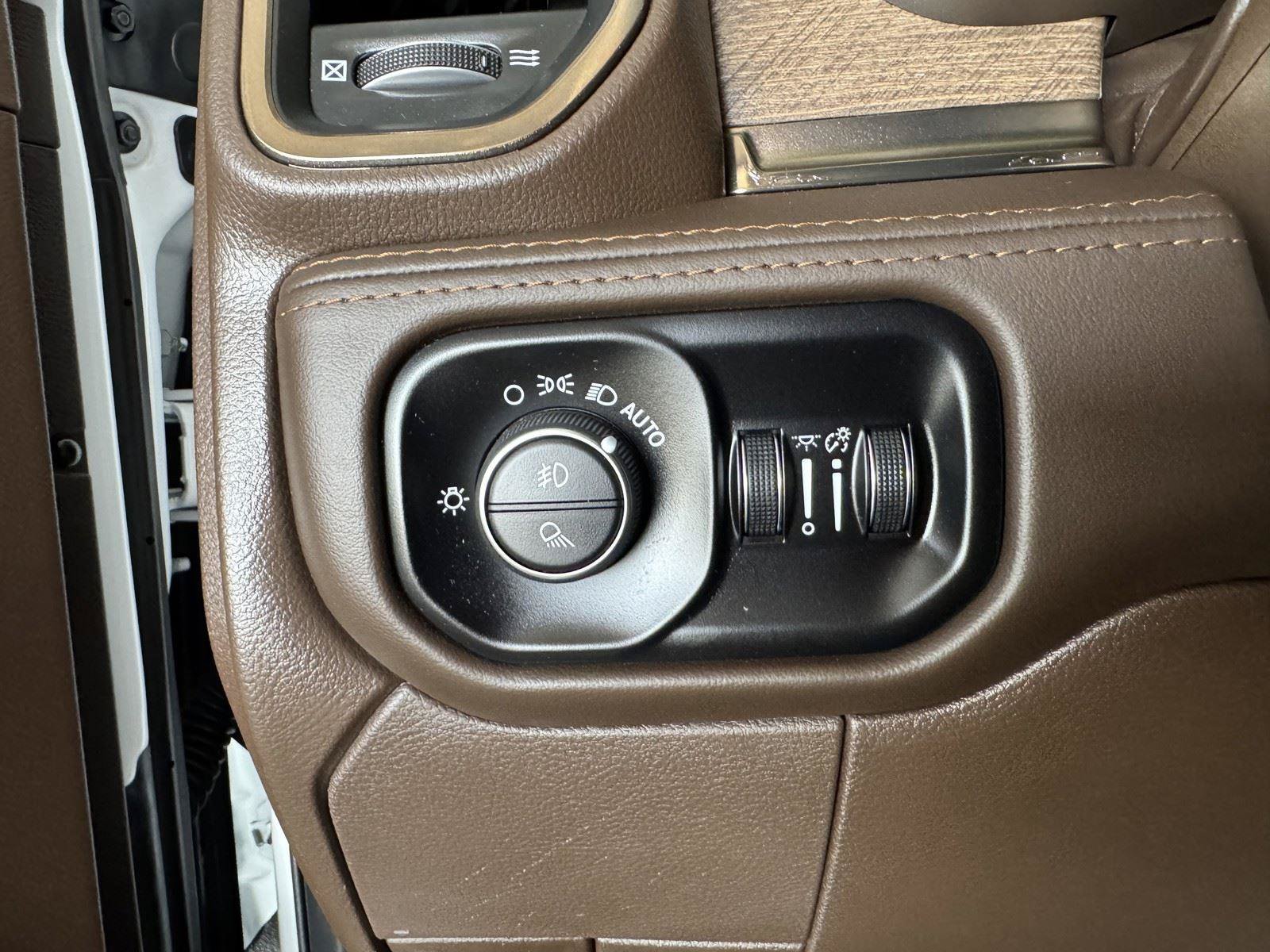 Used 2025 RAM 3500 Longhorn AWD/4WD image 26