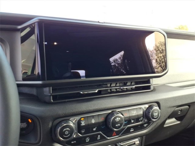 Used 2024 Jeep Gladiator Sport image 20