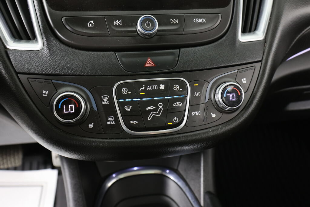 Used 2016 Chevrolet Malibu Premier FWD image 39