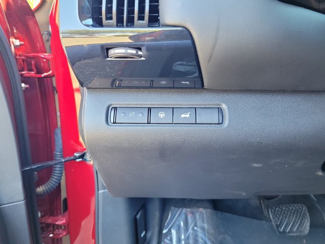Used 2026 Nissan Pathfinder SV FWD image 21