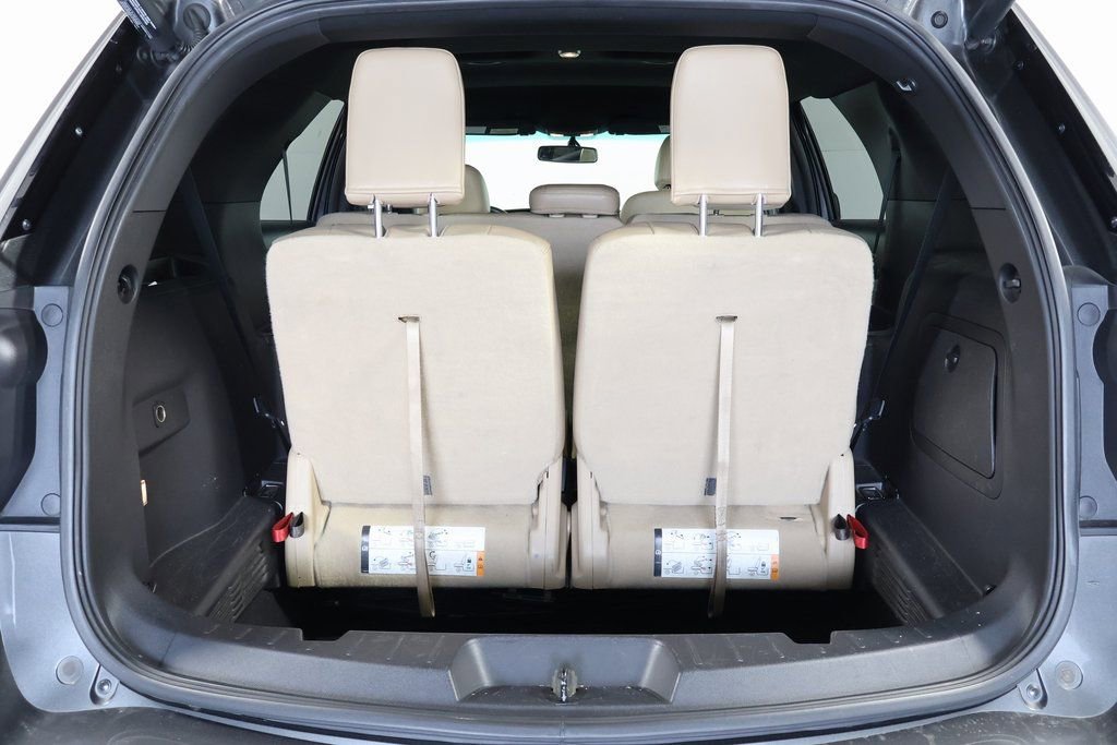 Used 2017 Ford Explorer XLT w/ Equipment Group 202A image 14