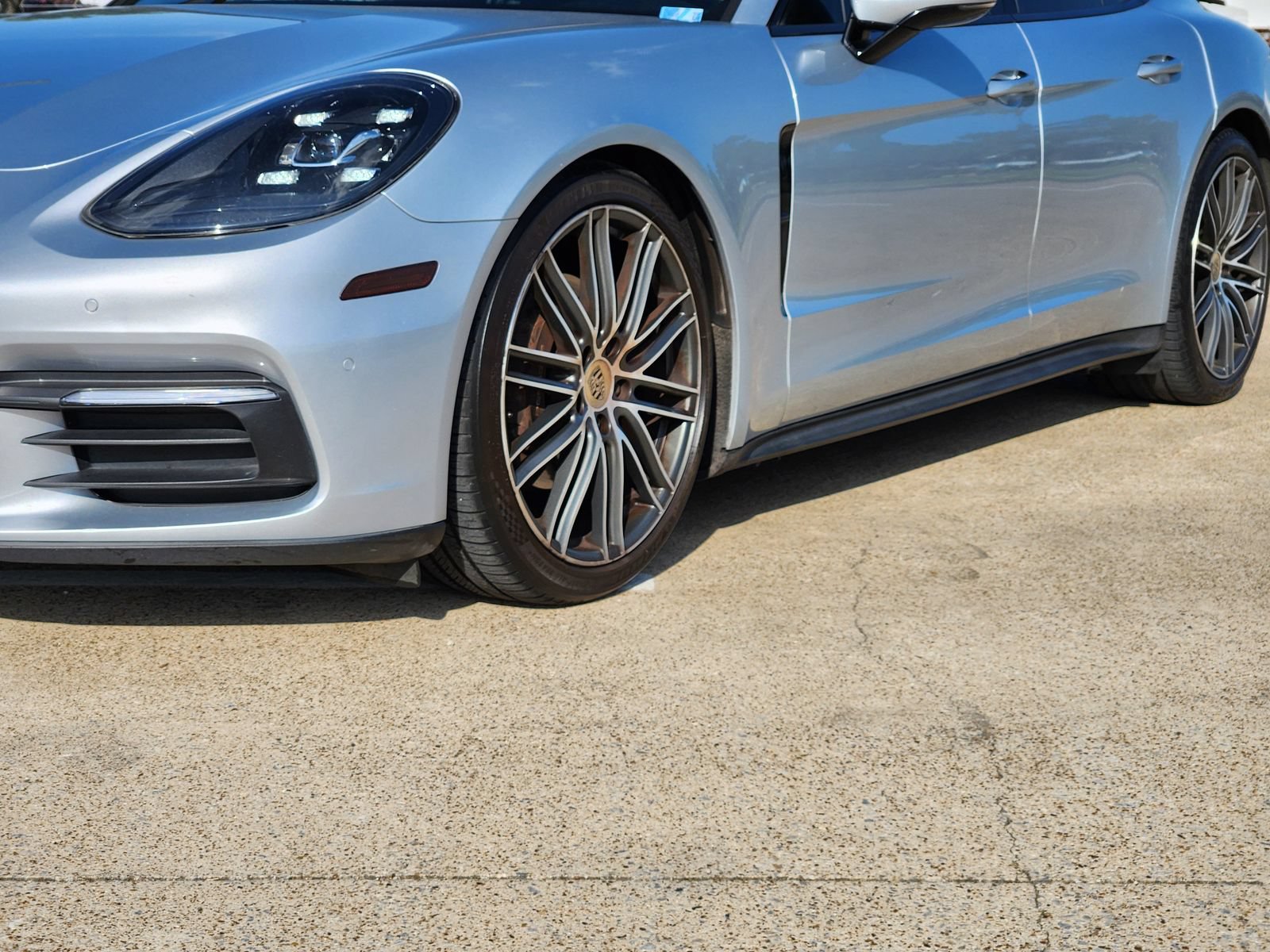 Used 2017 Porsche Panamera 4 AWD/4WD image 12
