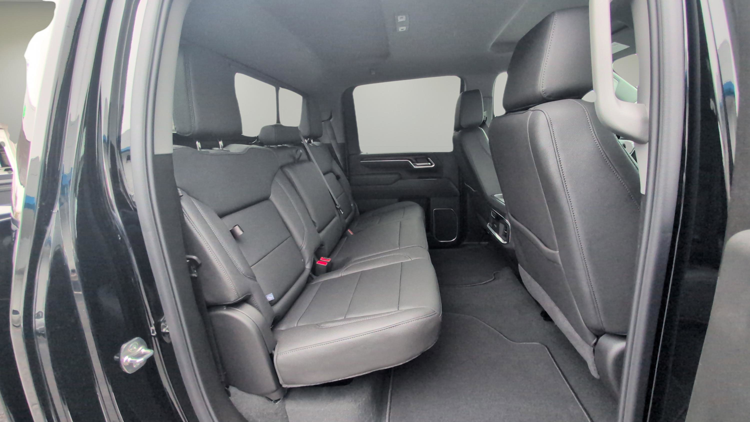 New 2026 GMC Sierra 2500 SLT w/ SLT Premium Package image 13