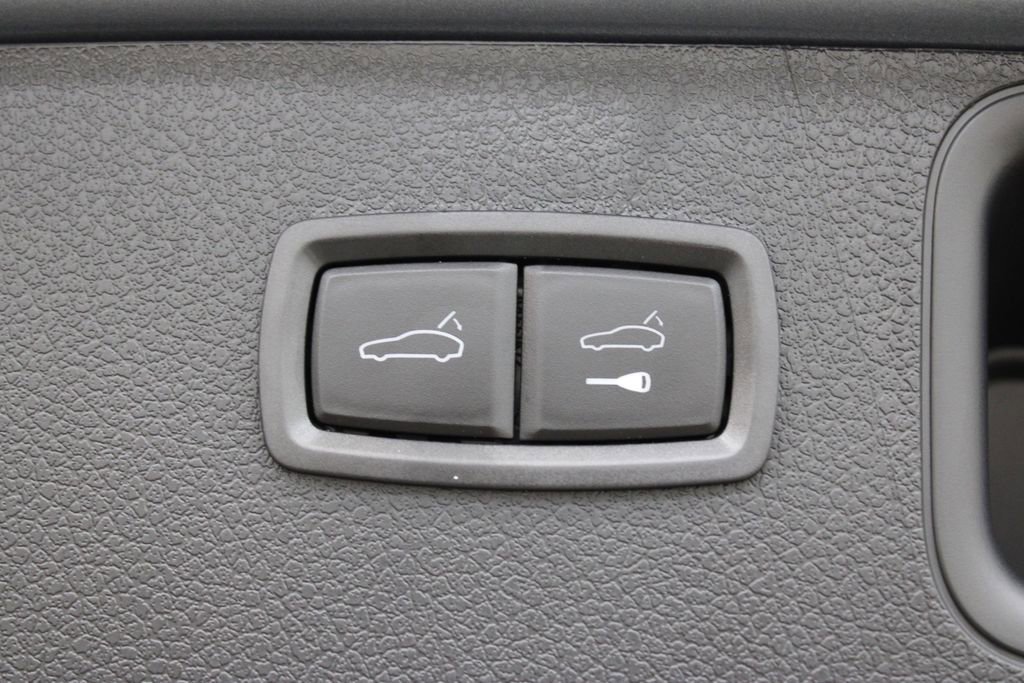 New 2026 Porsche Macan image 38