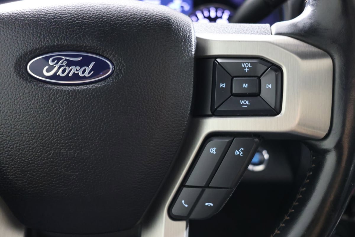 Used 2021 Ford F350 Platinum w/ Tremor Off-Road Package AWD/4WD image 31