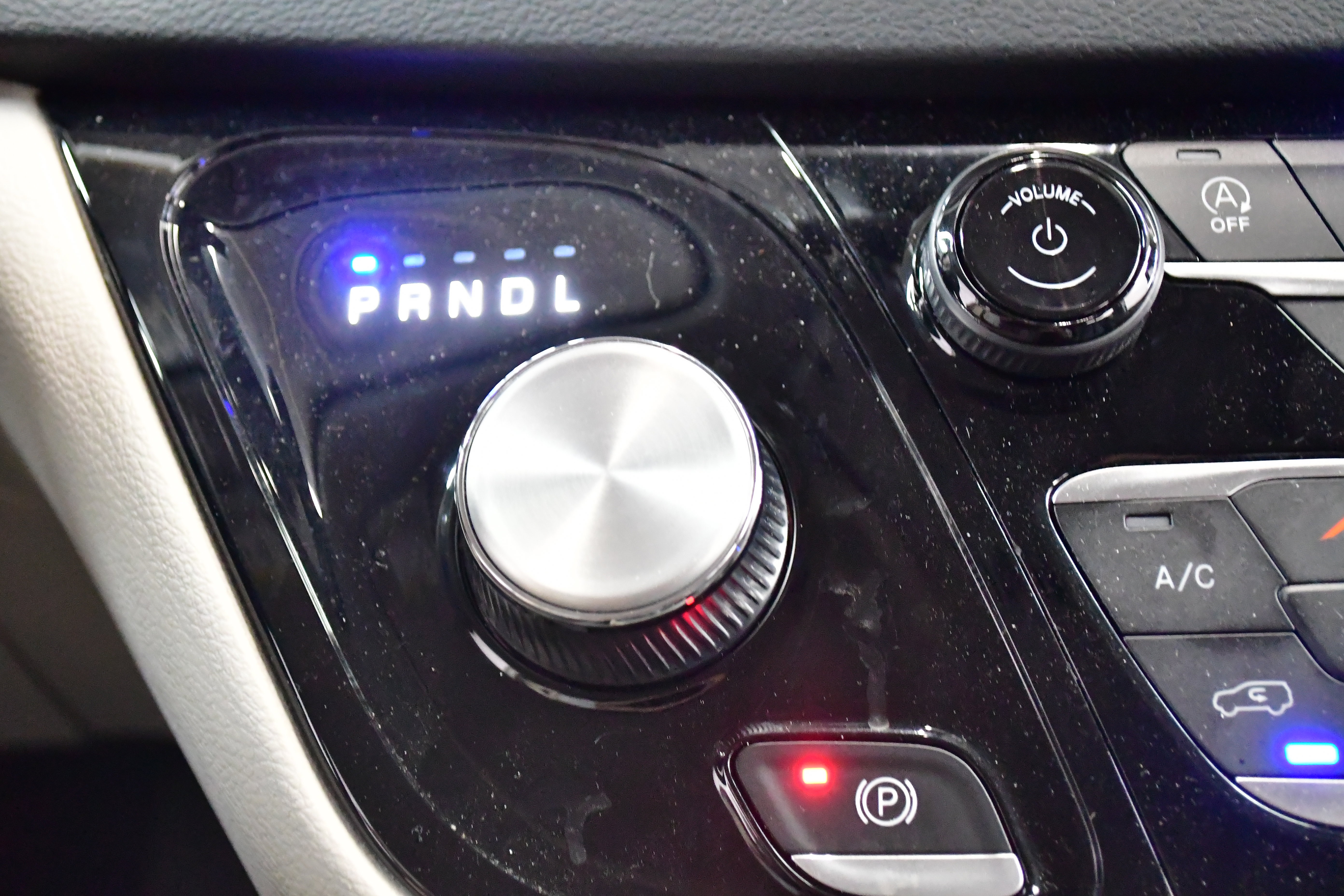 Used 2023 Chrysler Pacifica Touring-L FWD image 31