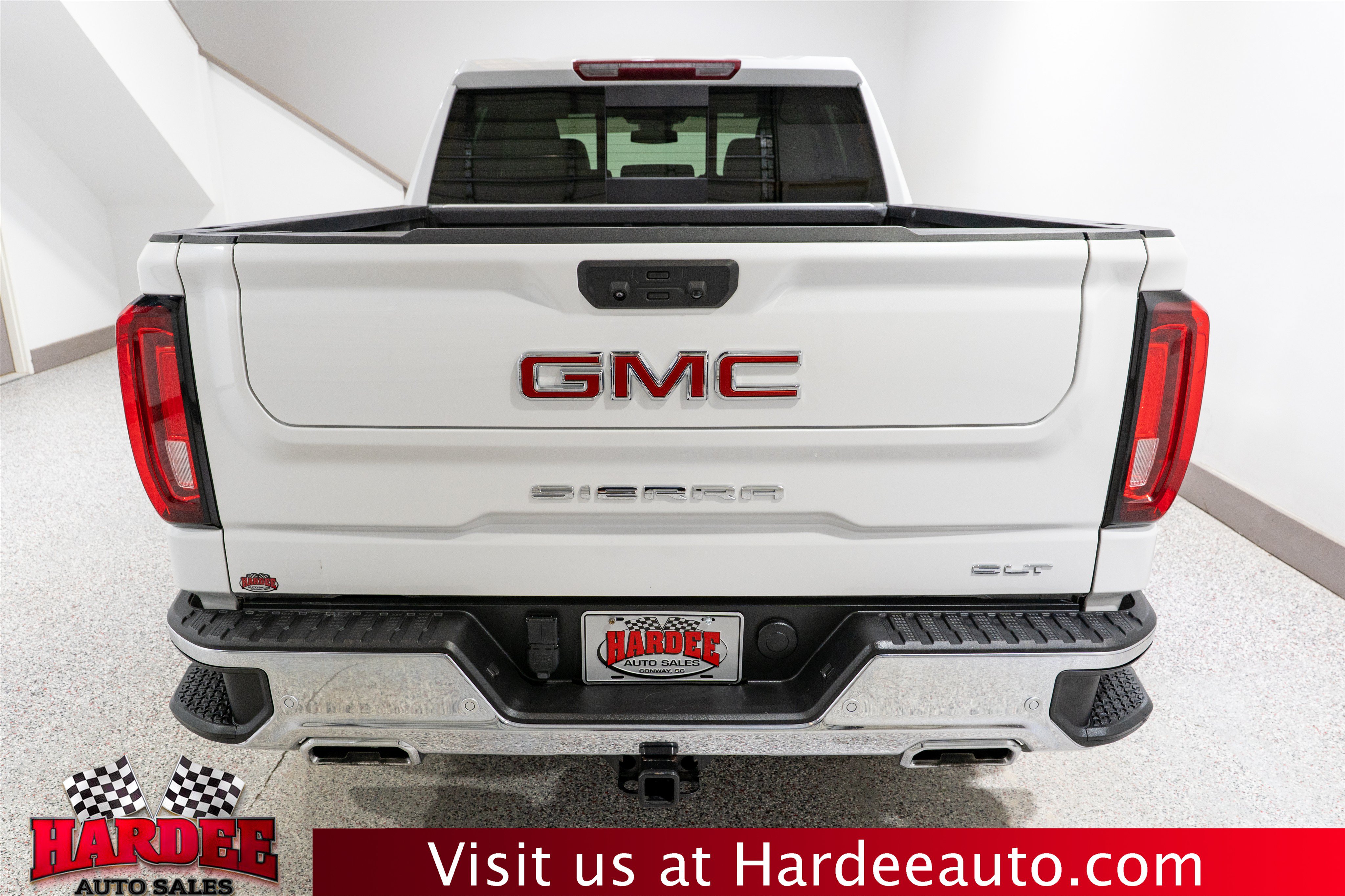 Used 2024 GMC Sierra 1500 SLT w/ SLT Convenience Package AWD/4WD image 4