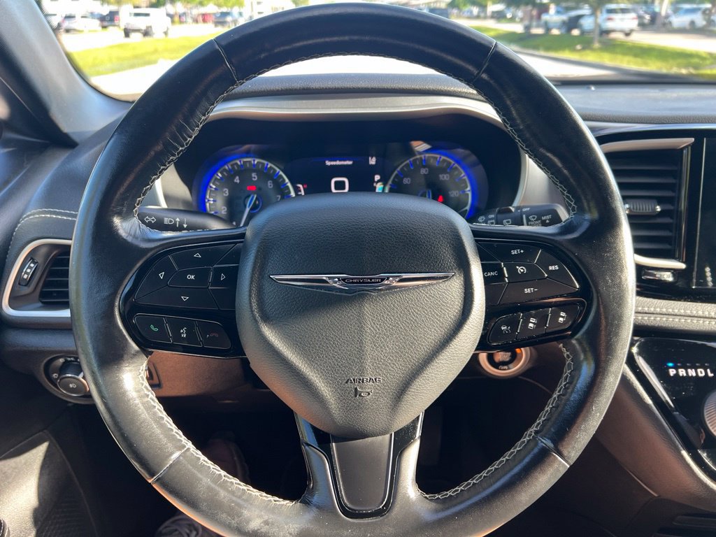 Used 2021 Chrysler Pacifica Touring w/ S Appearance Package FWD image 35
