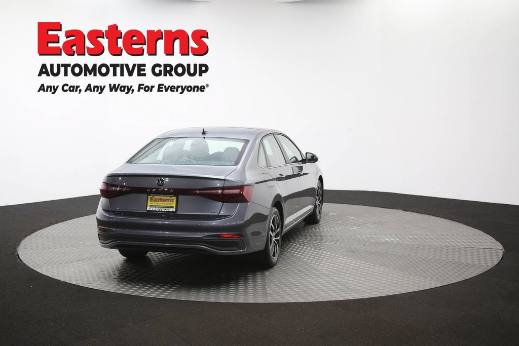 Used 2025 Volkswagen Jetta SE FWD image 41