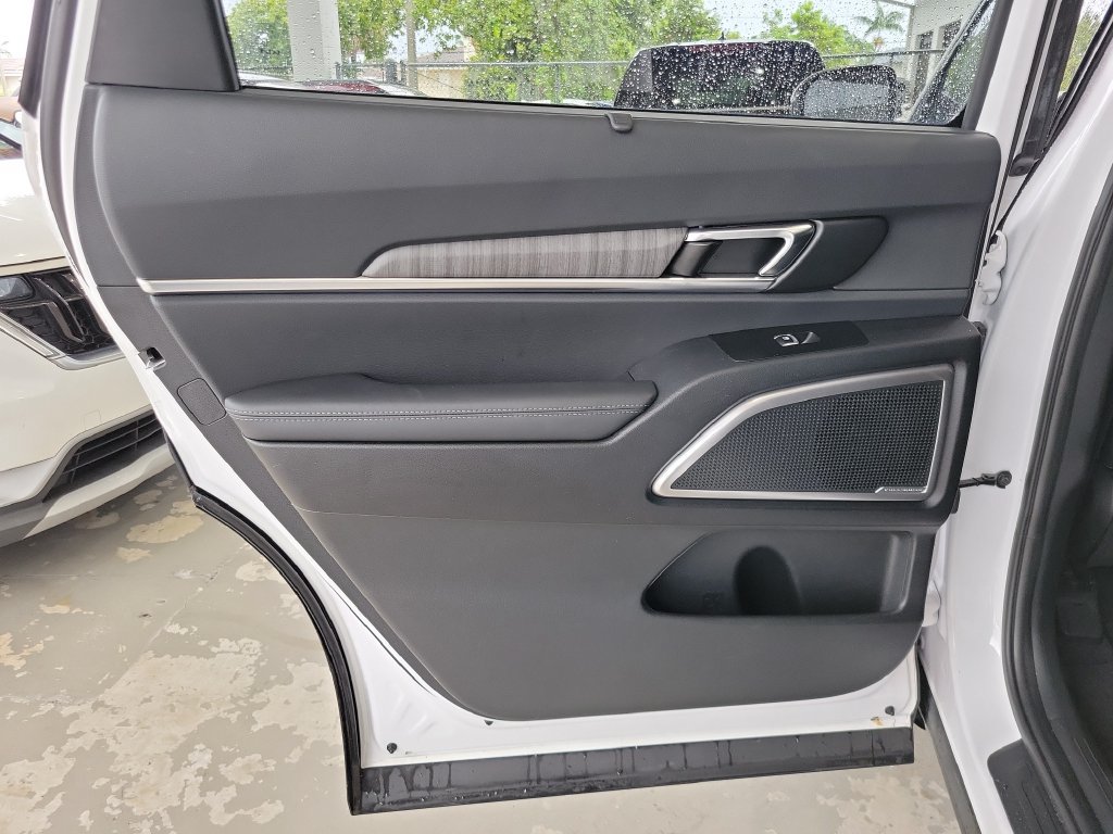 Certified 2024 Kia Telluride EX FWD image 16