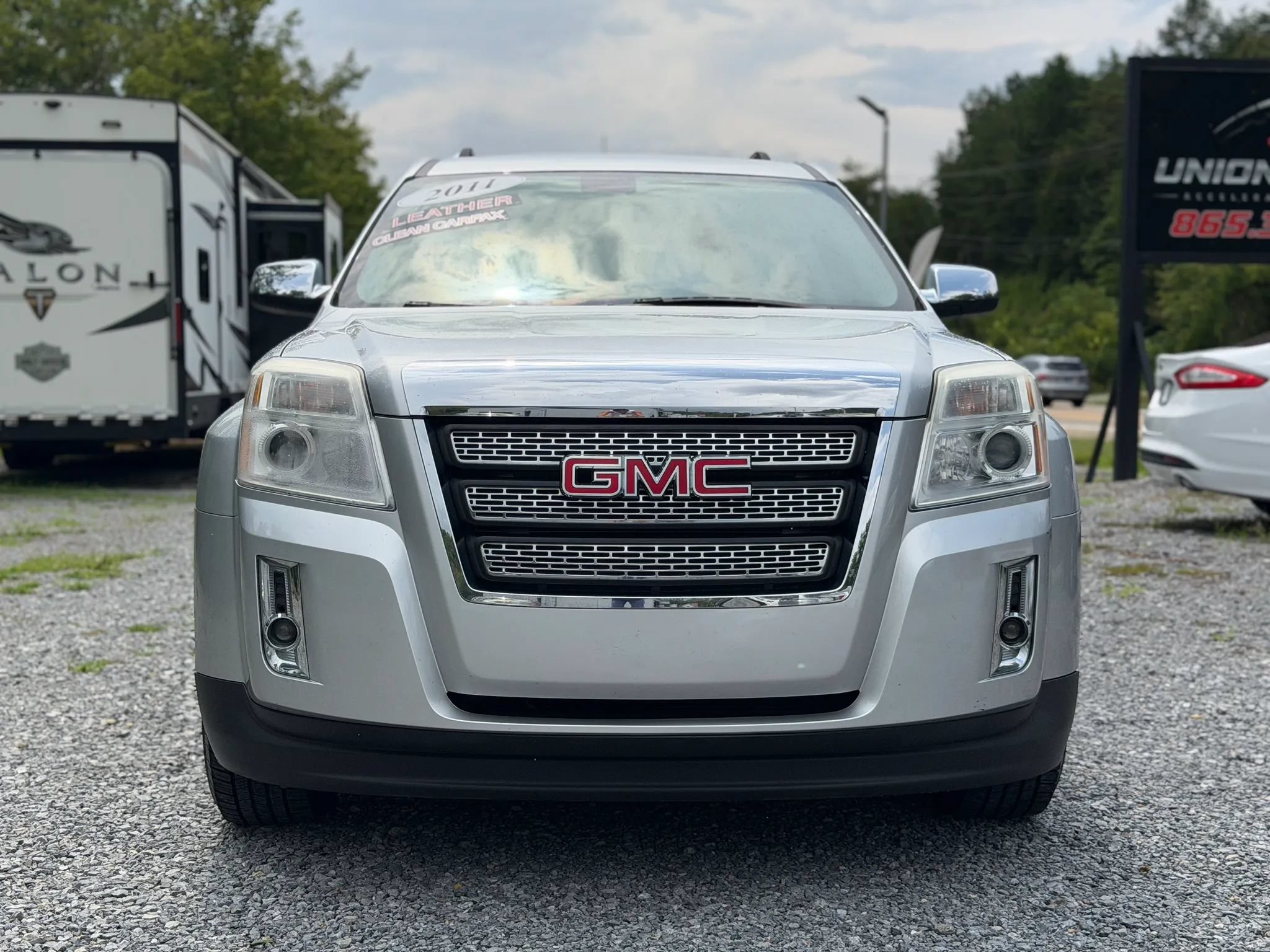 Used 2011 GMC Terrain SLT FWD image 2