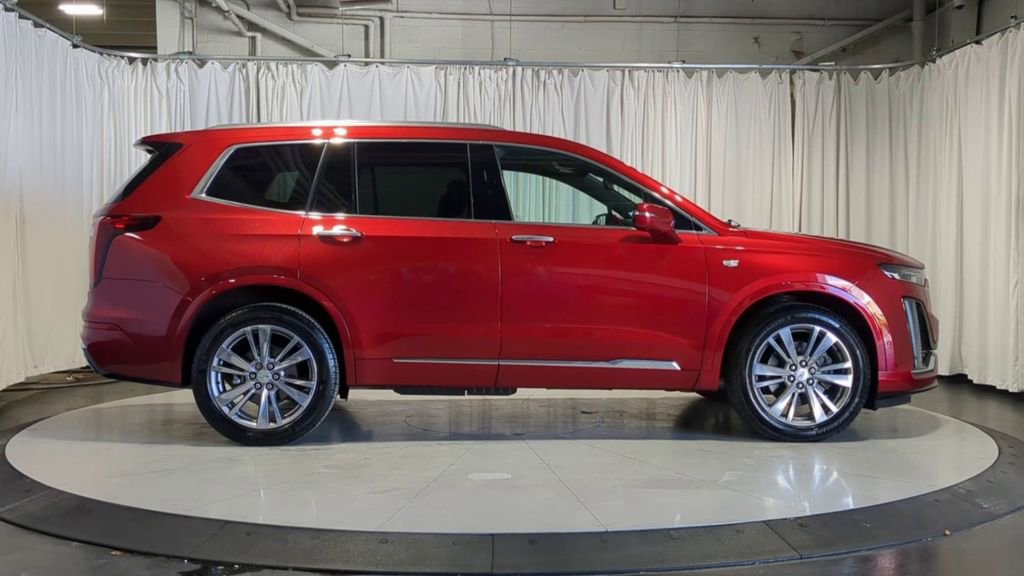Used 2024 Cadillac XT6 Premium Luxury w/ Technology Package AWD/4WD image 9