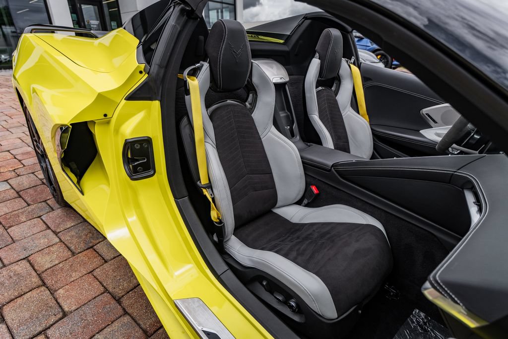 Used 2023 Chevrolet Corvette Stingray Preferred Conv w/ Z51 Performance Package RWD image 34