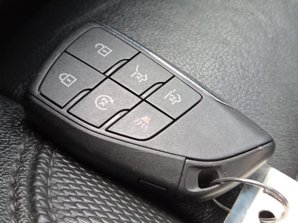 Used 2023 Chevrolet Suburban RST AWD/4WD image 34