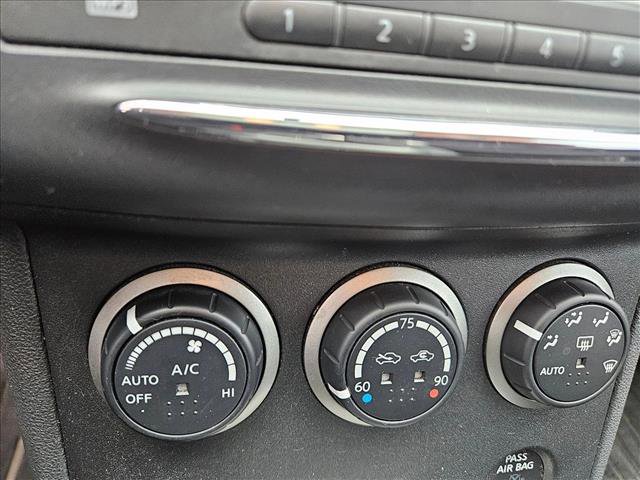 Used 2013 Nissan Rogue SV w/ Premium Pkg image 14