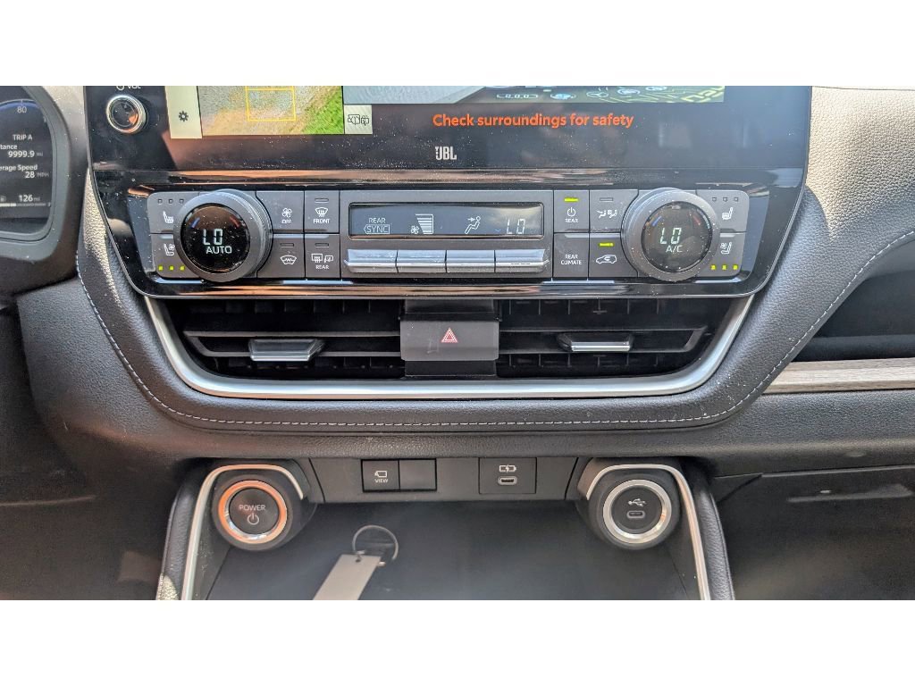 Used 2024 Toyota Grand Highlander Limited image 29