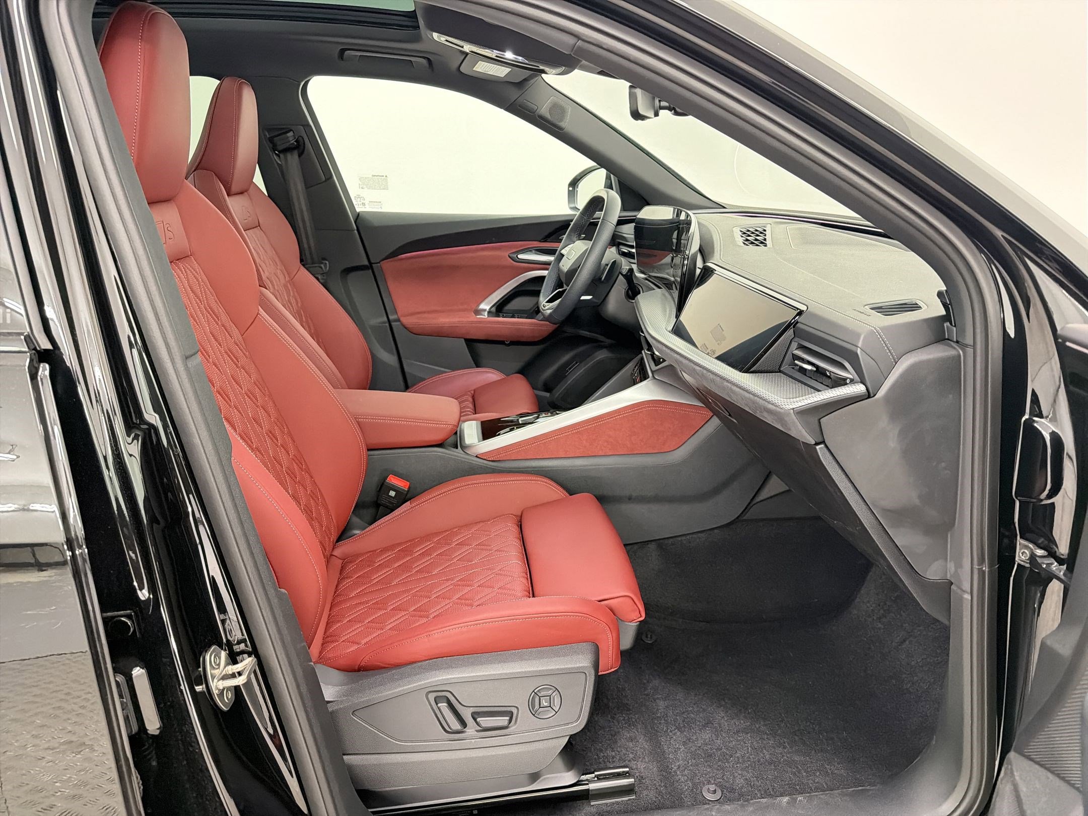Used 2025 Audi SQ5 Prestige AWD/4WD image 26